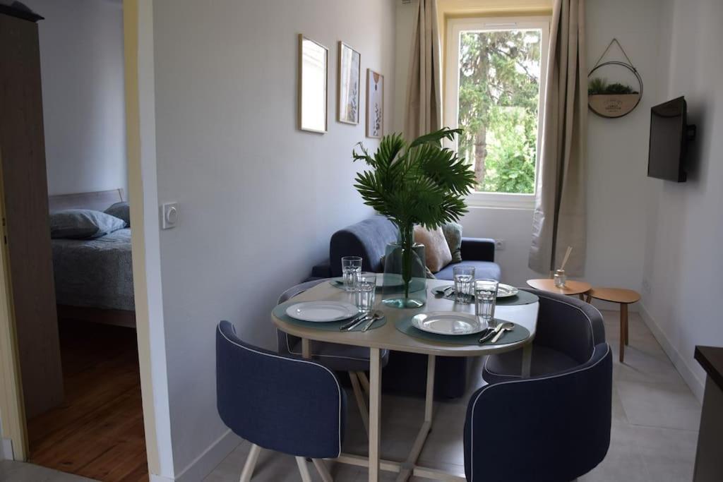 Elegant T2 A Bron, Tramway A 2Min, Box Parking, 4Personnes Leilighet Eksteriør bilde