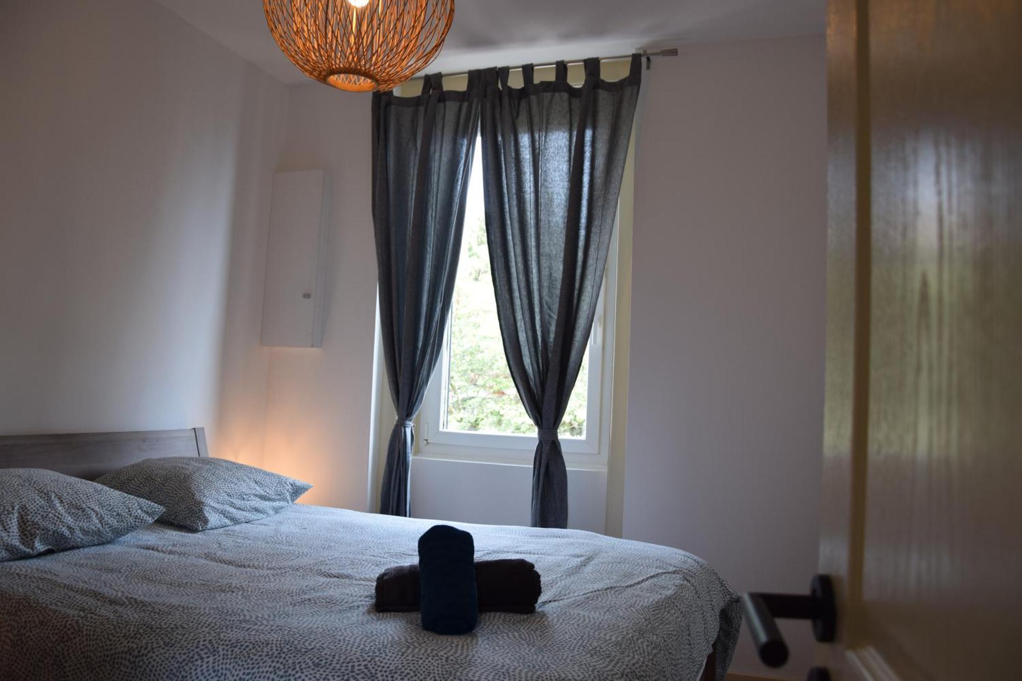 Elegant T2 A Bron, Tramway A 2Min, Box Parking, 4Personnes Leilighet Eksteriør bilde