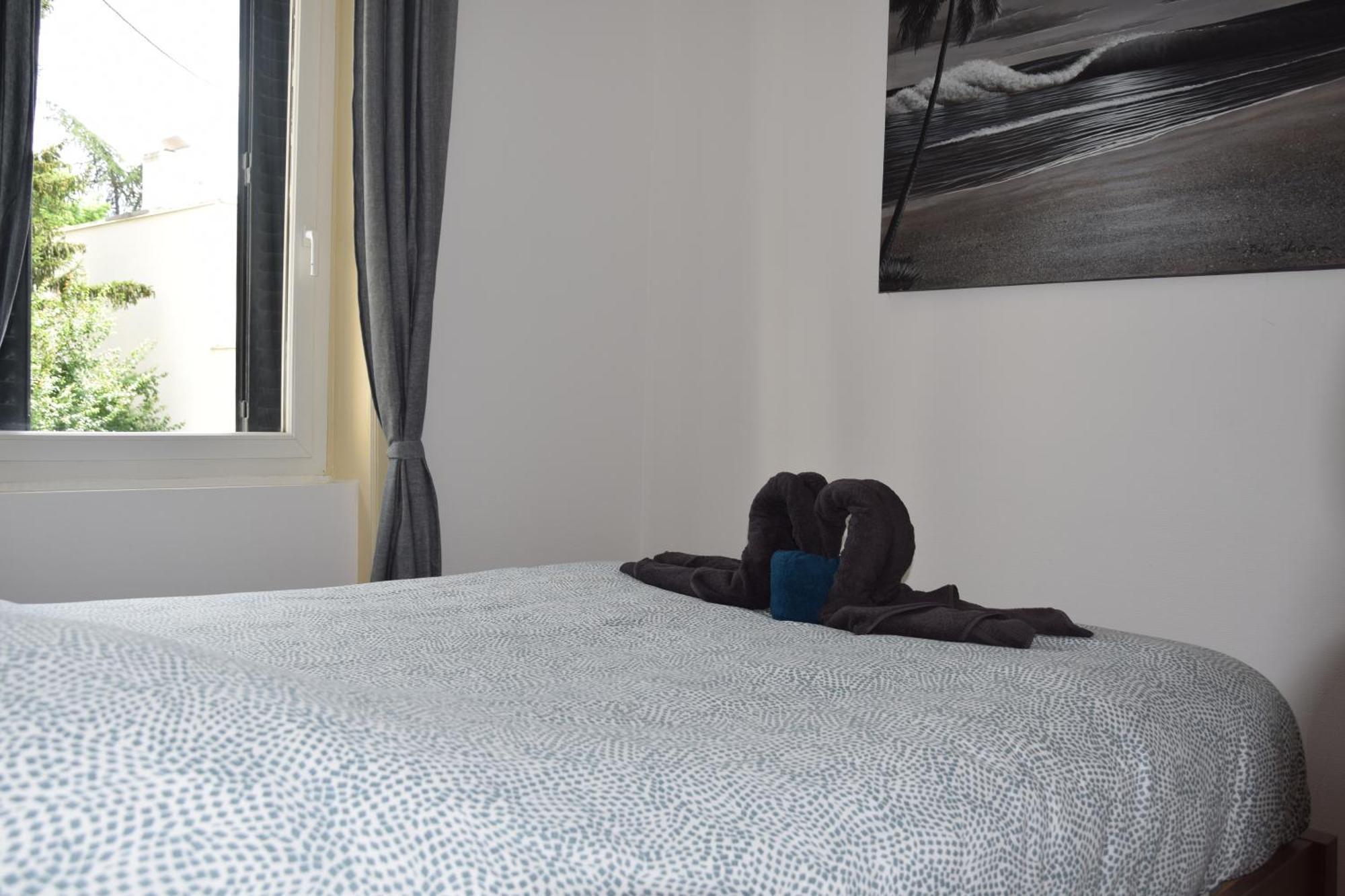 Elegant T2 A Bron, Tramway A 2Min, Box Parking, 4Personnes Leilighet Eksteriør bilde