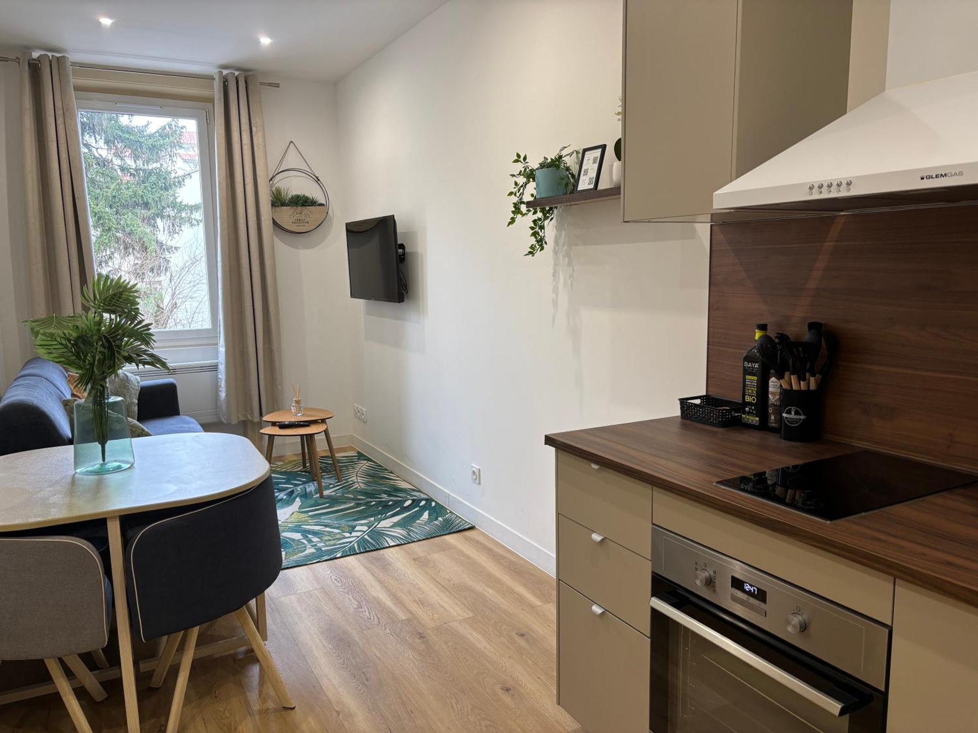 Elegant T2 A Bron, Tramway A 2Min, Box Parking, 4Personnes Leilighet Eksteriør bilde