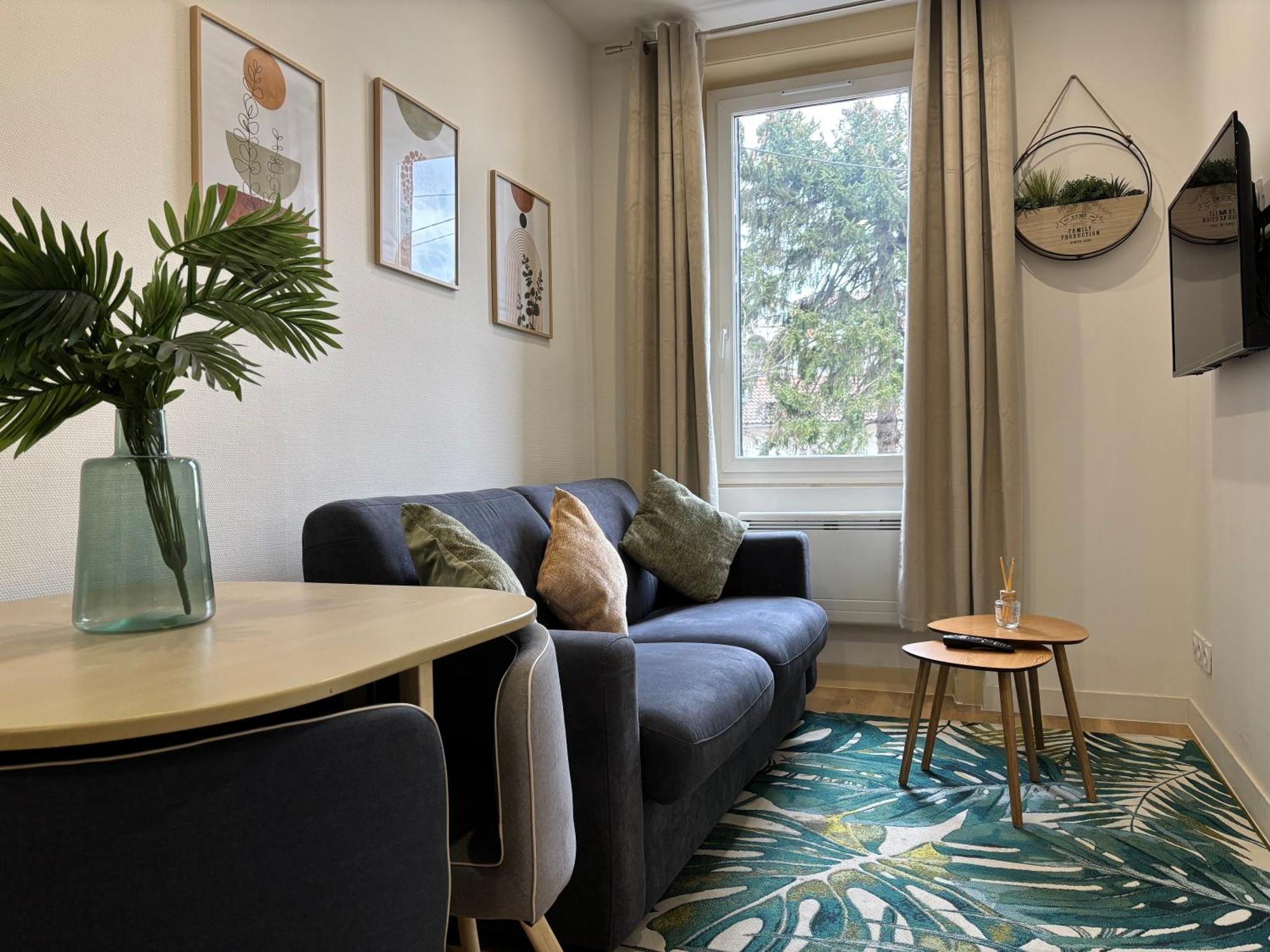 Elegant T2 A Bron, Tramway A 2Min, Box Parking, 4Personnes Leilighet Eksteriør bilde